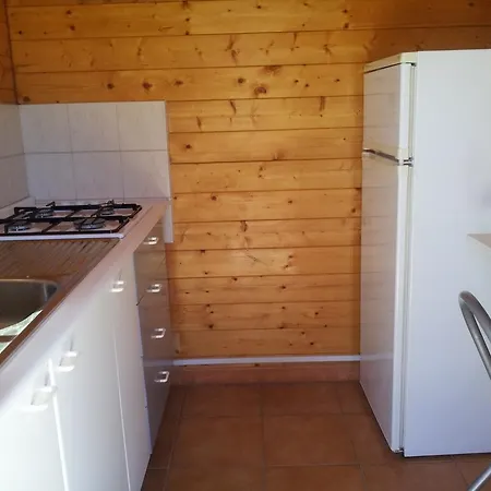 Chalet And Bungalow בקתה *